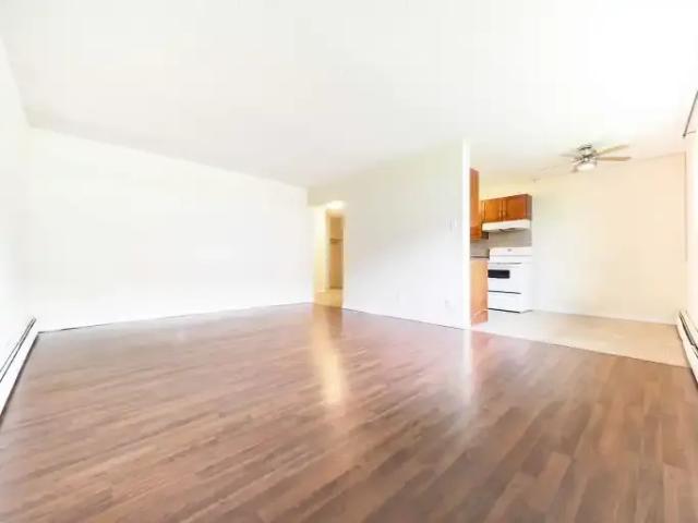 Apartment for rent in Wedgewood, Alberta