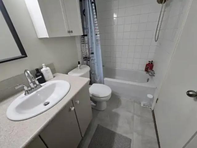 Apartment for rent in Queen Alexandra, Edmonton