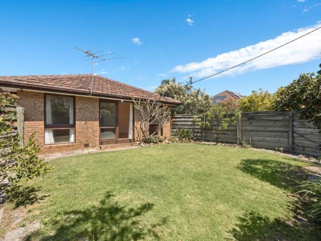 Apartment for sale in Glen Huntly, Melbourne