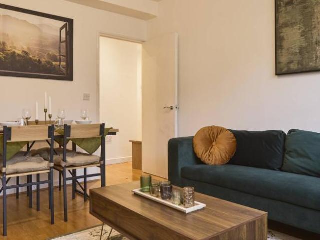 Apartment for rent in Lyons, Greater London