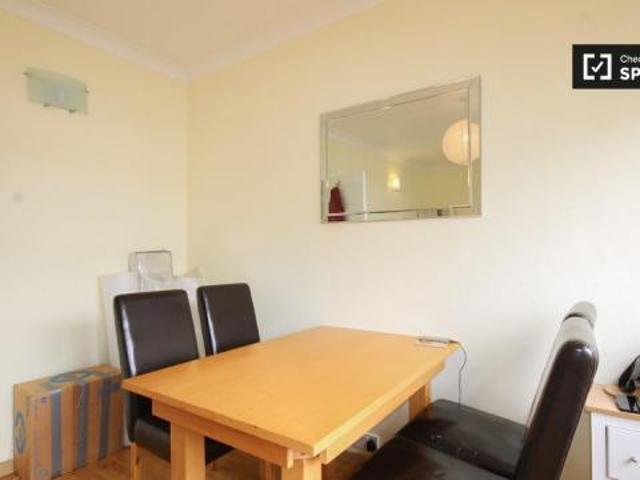 Apartment for rent in Lyons, Greater London