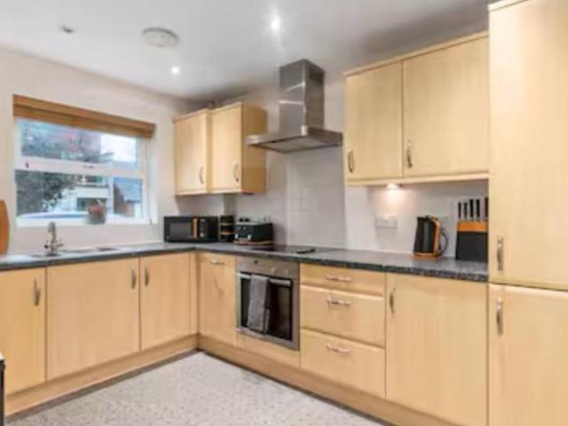 Apartment for rent in Lyons, Greater London