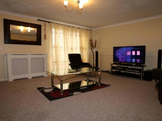 Apartment for rent in Lyons, Greater London
