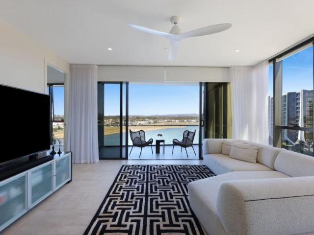 Apartment for sale in Mermaid Waters, Gold Coast City
