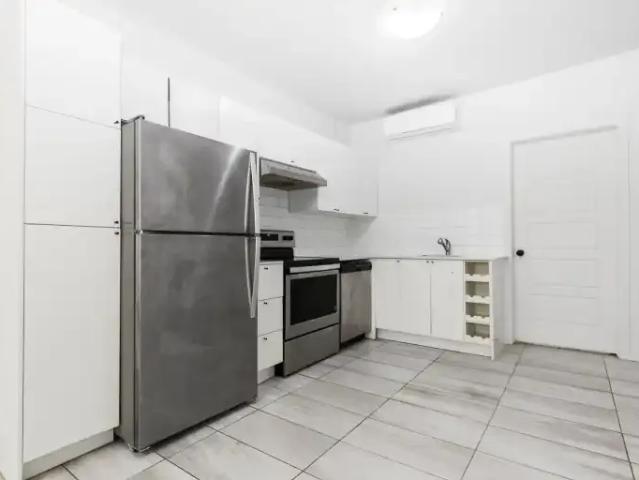 Apartment for rent in St. Leonard's, Quebec