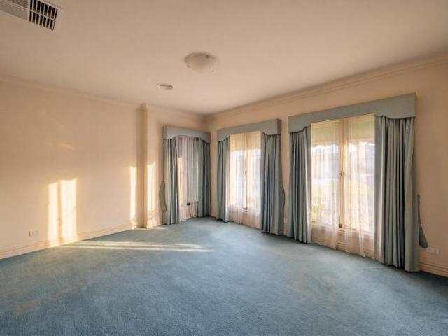 Apartment for sale in Mount Waverley, Melbourne