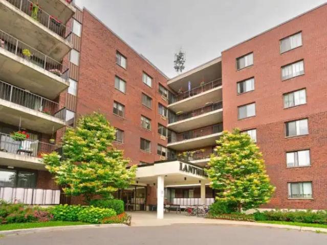 Apartment for rent in Pointe-claire, Quebec
