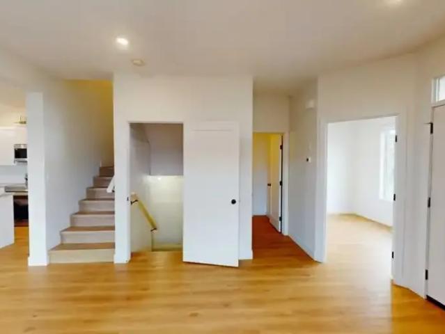 Apartment for rent in Woking, Alberta