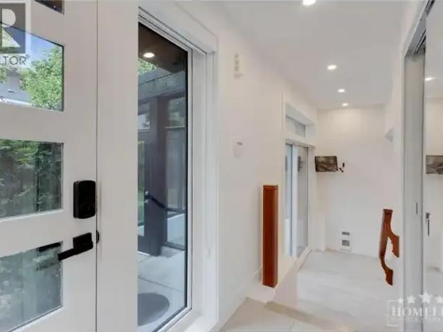 Apartment for rent in Vancouver, British Columbia