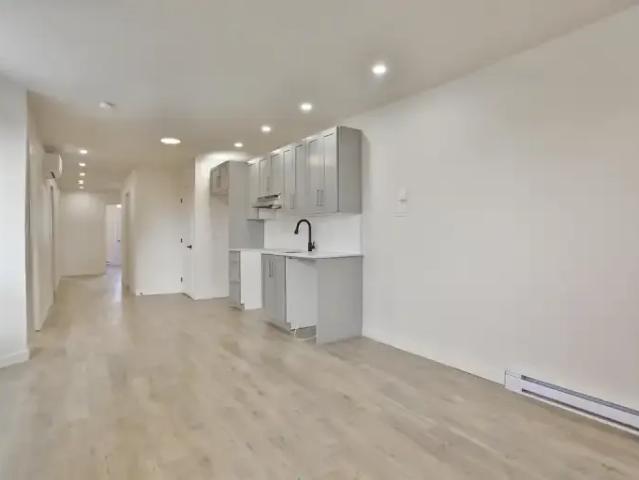 Apartment for rent in St. Leonard's, Quebec