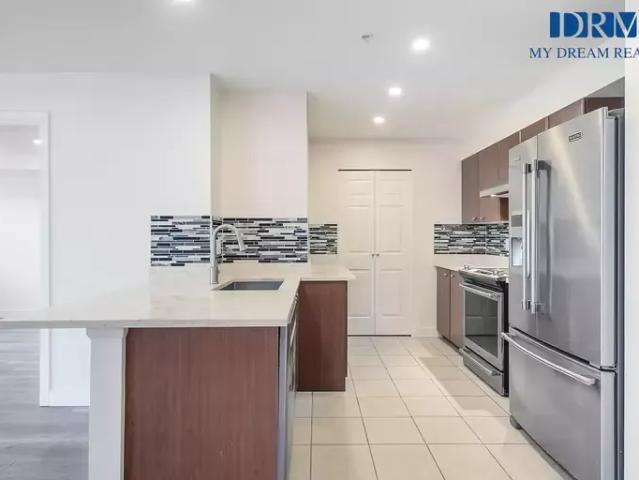 Condo for rent in Surrey, British Columbia