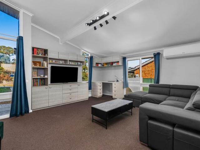 House for rent in Bradbury, Sydney