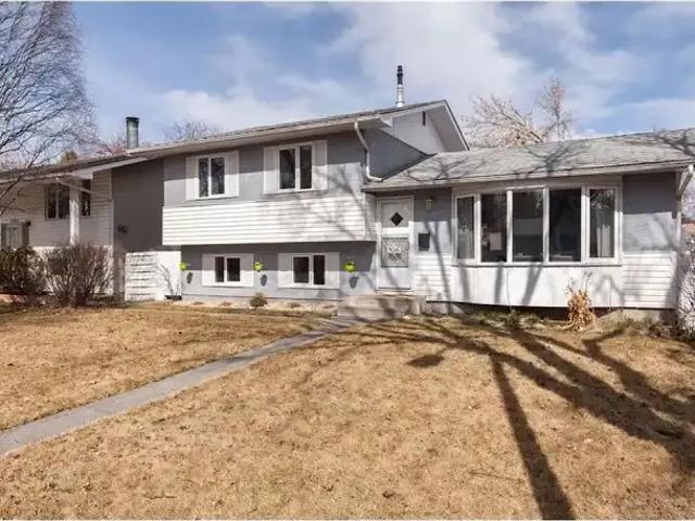 House for rent in Brentwood, Calgary
