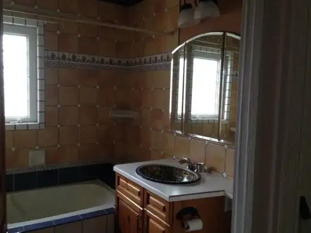 House for rent in St. Andrews Heights, Calgary