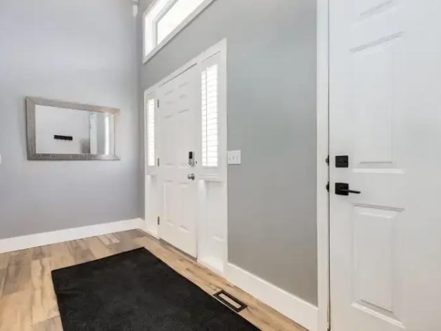 House for rent in Shawnessy, Calgary
