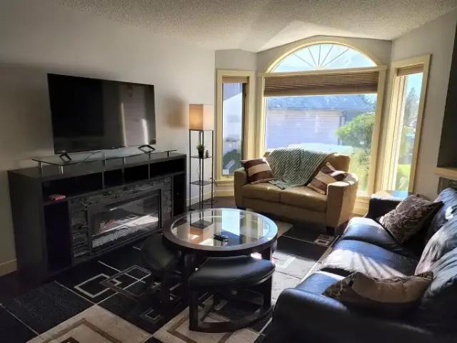 House for rent in Arbour Lake, Calgary