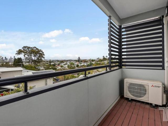 House for sale in Camp Hill, Greater Brisbane