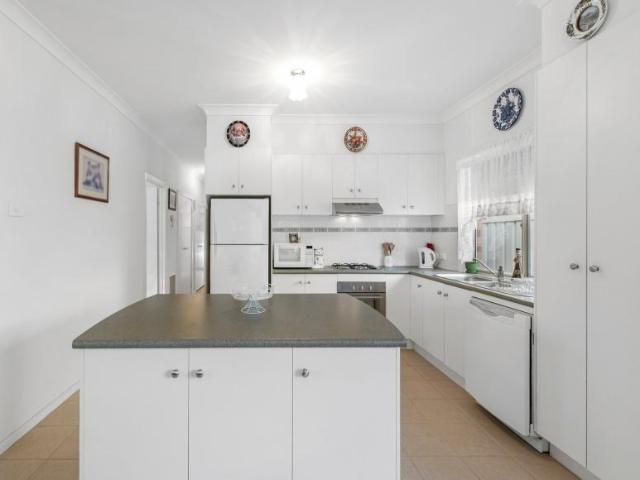 House for rent in Caroline Springs, Melbourne