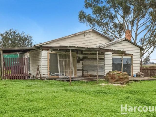 House for sale in Clear Lake, Rural City of Horsham