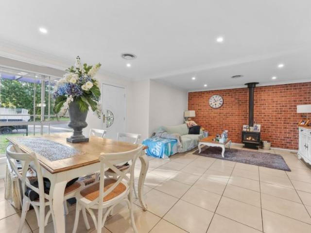 House for rent in Eagle Vale Central, Sydney