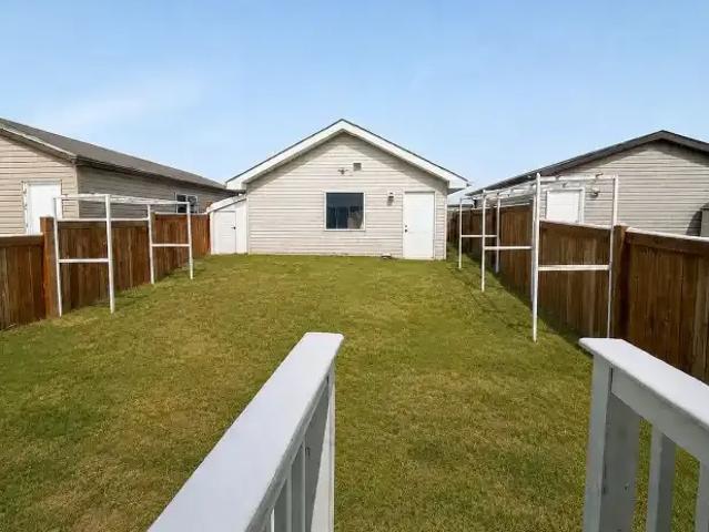 House for rent in Wedgewood, Alberta
