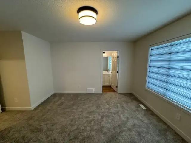 House for rent in Wedgewood, Alberta