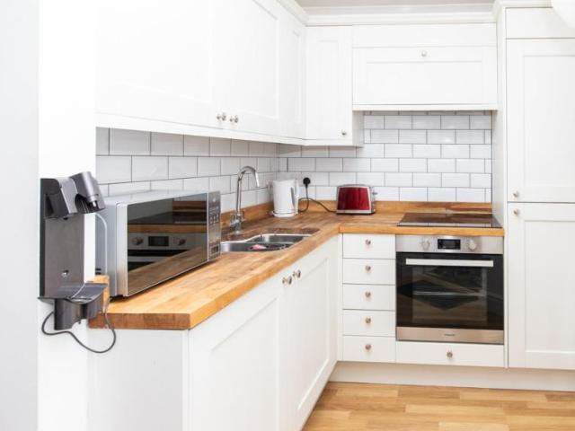 House for rent in Row Town, Surrey
