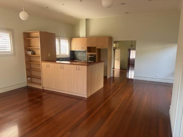 House for rent in Essendon, Melbourne