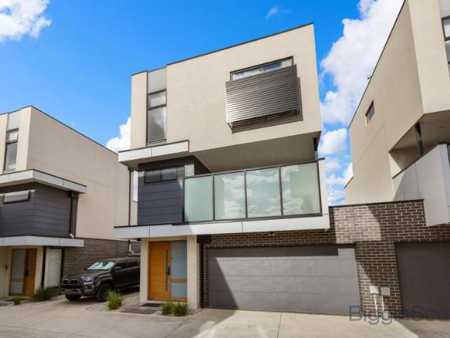 House for sale in Infinity, Melbourne