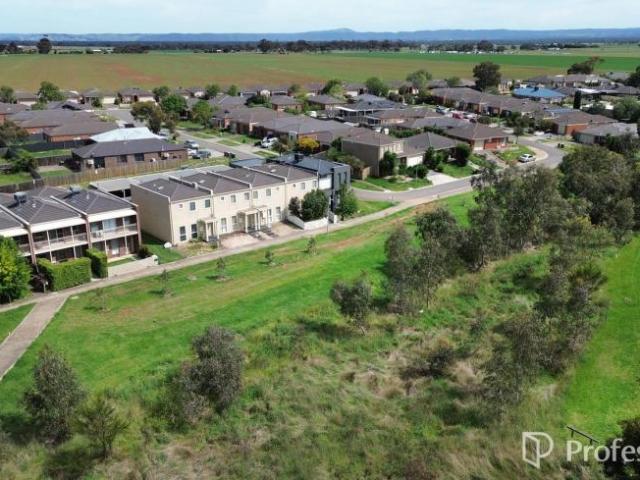 House for sale in Harkness, Melbourne