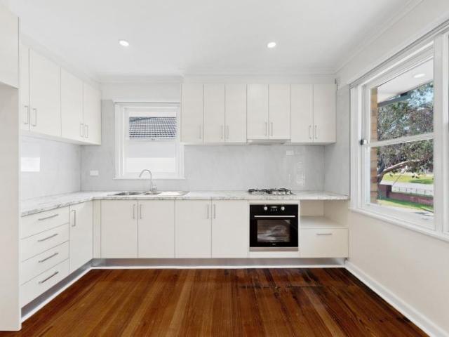 House for rent in Heidelberg West, Melbourne