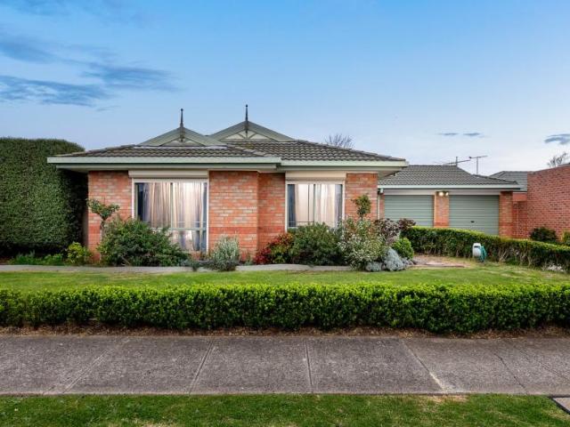 House for sale in Parkwood Green, Melbourne