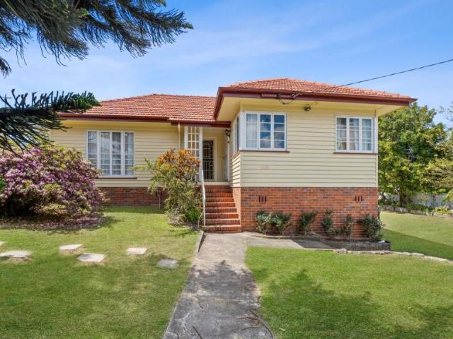 House for sale in Holland Park West, Greater Brisbane