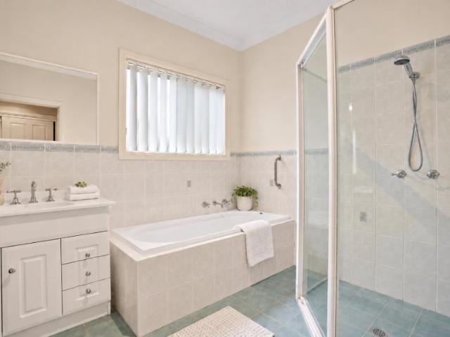 House for rent in Kanahooka, Wollongong City Council