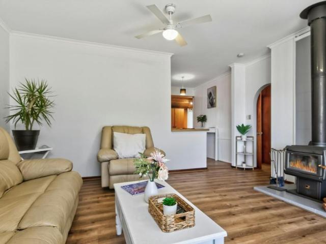 House for sale in Kingscote
