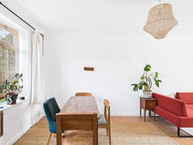 House for rent in Cat Hill, England