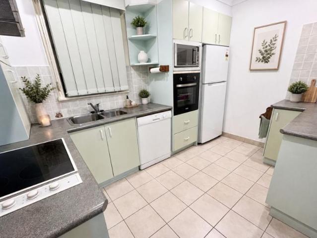 House for rent in Lethbridge, Victoria