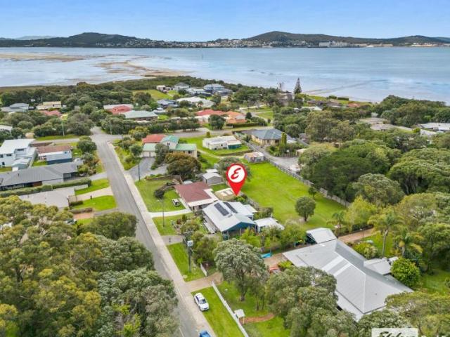 House for sale in Little Grove, City Of Albany