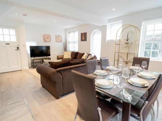 House for rent in London Borough of Barnet, Greater London
