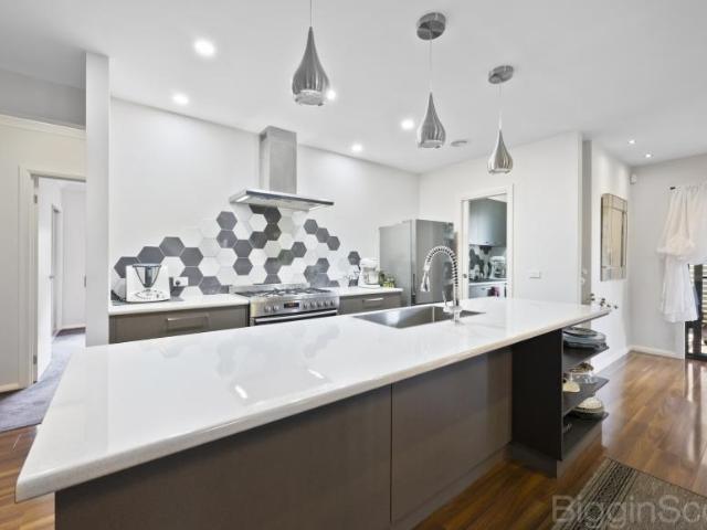 House for sale in Victoria