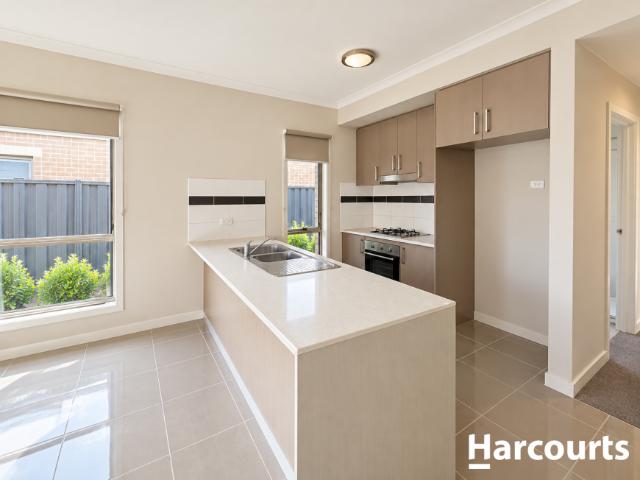 House for rent in Manor Lakes, Melbourne