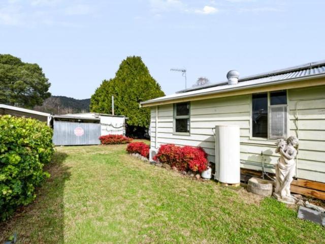 House for sale in Victoria