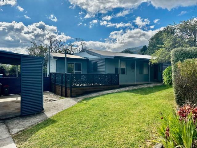 House for rent in Victoria