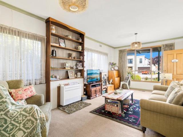 House for sale in Mount Waverley, Melbourne