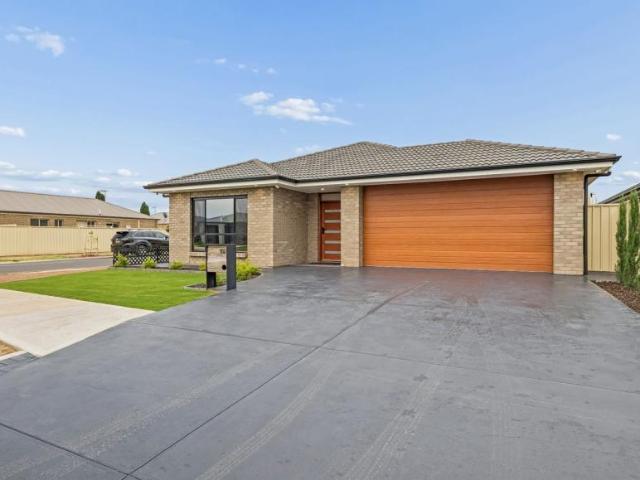 House for sale in Munno Para West, Adelaide