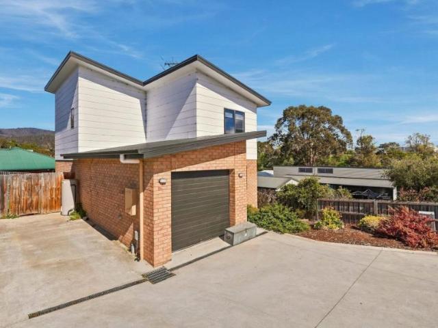 House for rent in New Norfolk, Derwent Valley