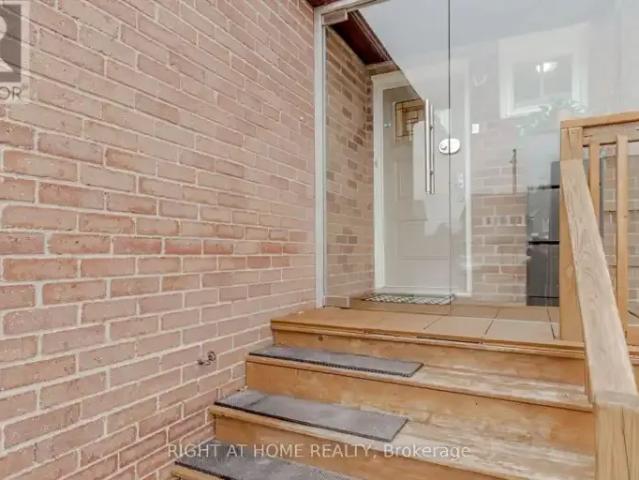 House for rent in Oakville, Ontario