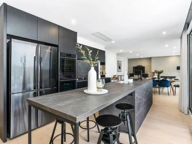 House for sale in Victoria