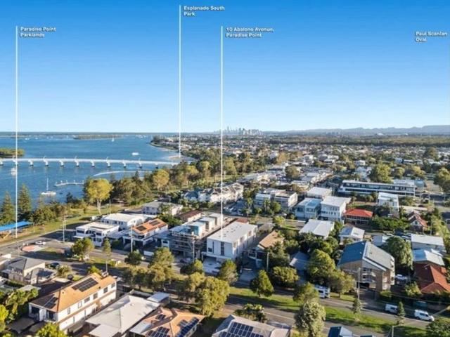 House for sale in Paradise Point, Gold Coast City