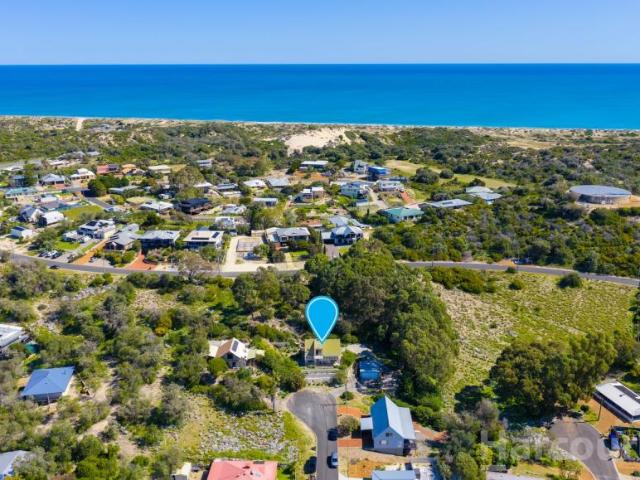 House for sale in Preston Beach